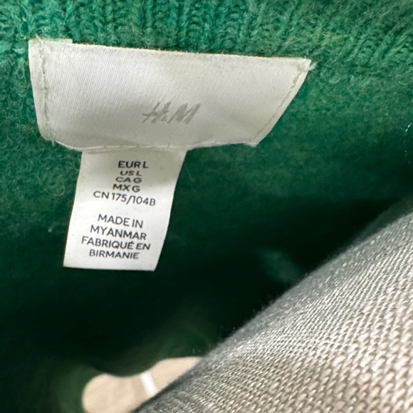 H&M Vibrant Green Crew Neck Sweater - Picture 4 of 5